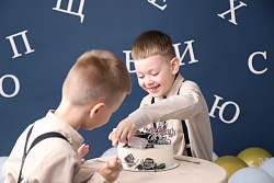 Торт «Молочная девочка» тематический «Звёздный выпускной»